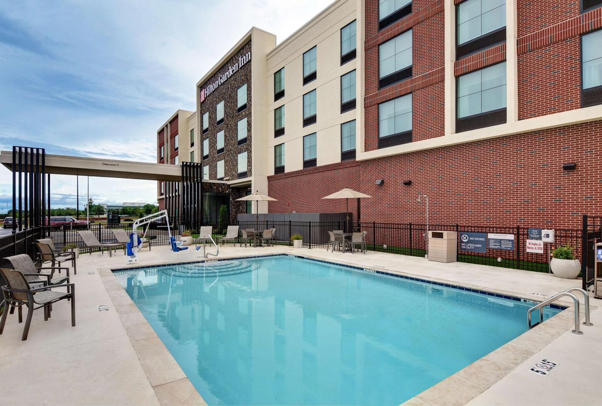 Hilton Garden Inn Madison Huntsville Airport Экстерьер фото